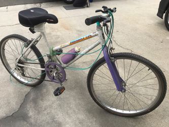 Huffy five speed girl Mountain bike