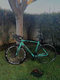 Bianchi Via Nirone 7 Road Bike (54cm) - Classic Celeste