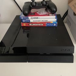 Ps4 With 3 Games