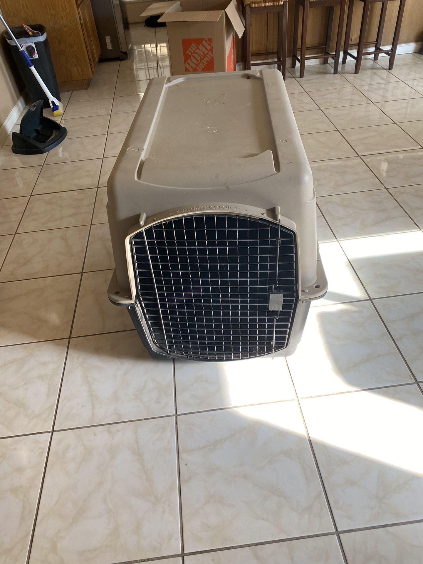 Large breed dog crate