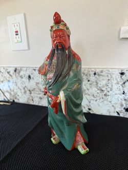 Chinese Red Face Guan Yu Warrior Porcelain Figurine