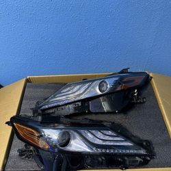 19-24 Toyota Camry xse OEM Headlights