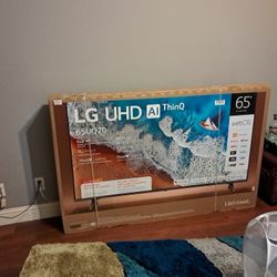 65" LG UHD AI Thin Q 