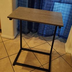 Household Essentials C-Shaped Modern Open Frame Side Table