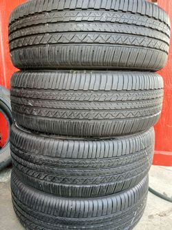 Tengo un set de llantas usadas 225 55 18 de la marca falke