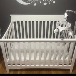 $145 — Convertible Crib in White & Waterproof Mattress  - Brand New Never Used , taken apart for easy pickup! 