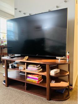 TV Stand / Entertainment Center – Excellent Condition 💥 Moving Out Sale