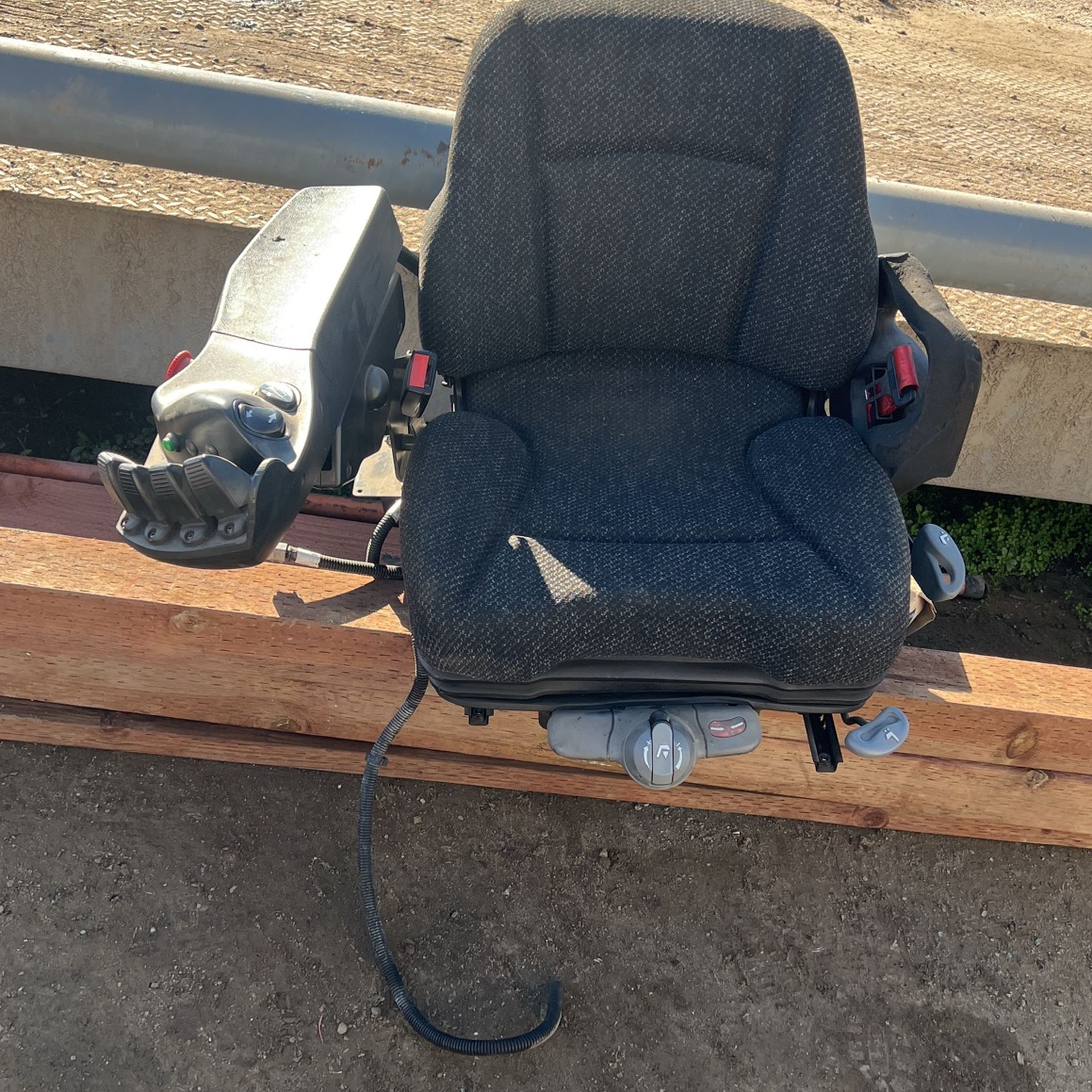 Forklift Seat Whit Electric Arm