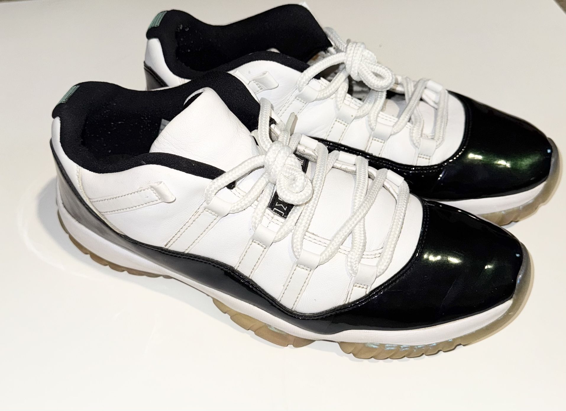 Jordan 11 Low Retro Emerald