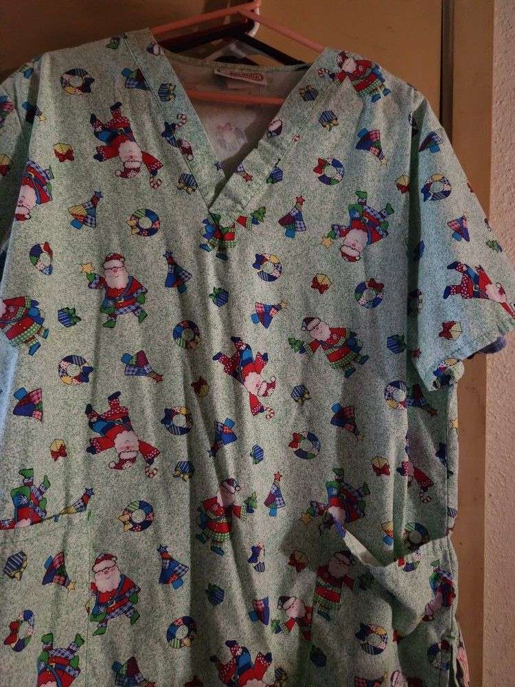 Holiday Scrub Top XL