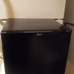 Avanti Mini Fridge In Used Condition Works Perfect 