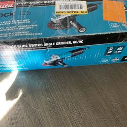 Makita X-lock Grinder Corded 