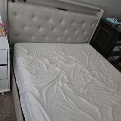 Beige Full Size Bed Frame And Mattress 