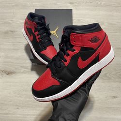 Air Jordan 1 Mid GS ‘Banned’