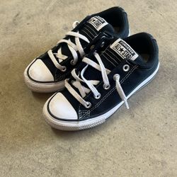 Kids converse size 2