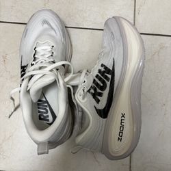 Nike Vomero Plus Run 
