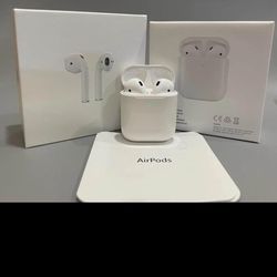 Apple AirPods 2nd Generation In-Ear Headsets with Charging Case - White