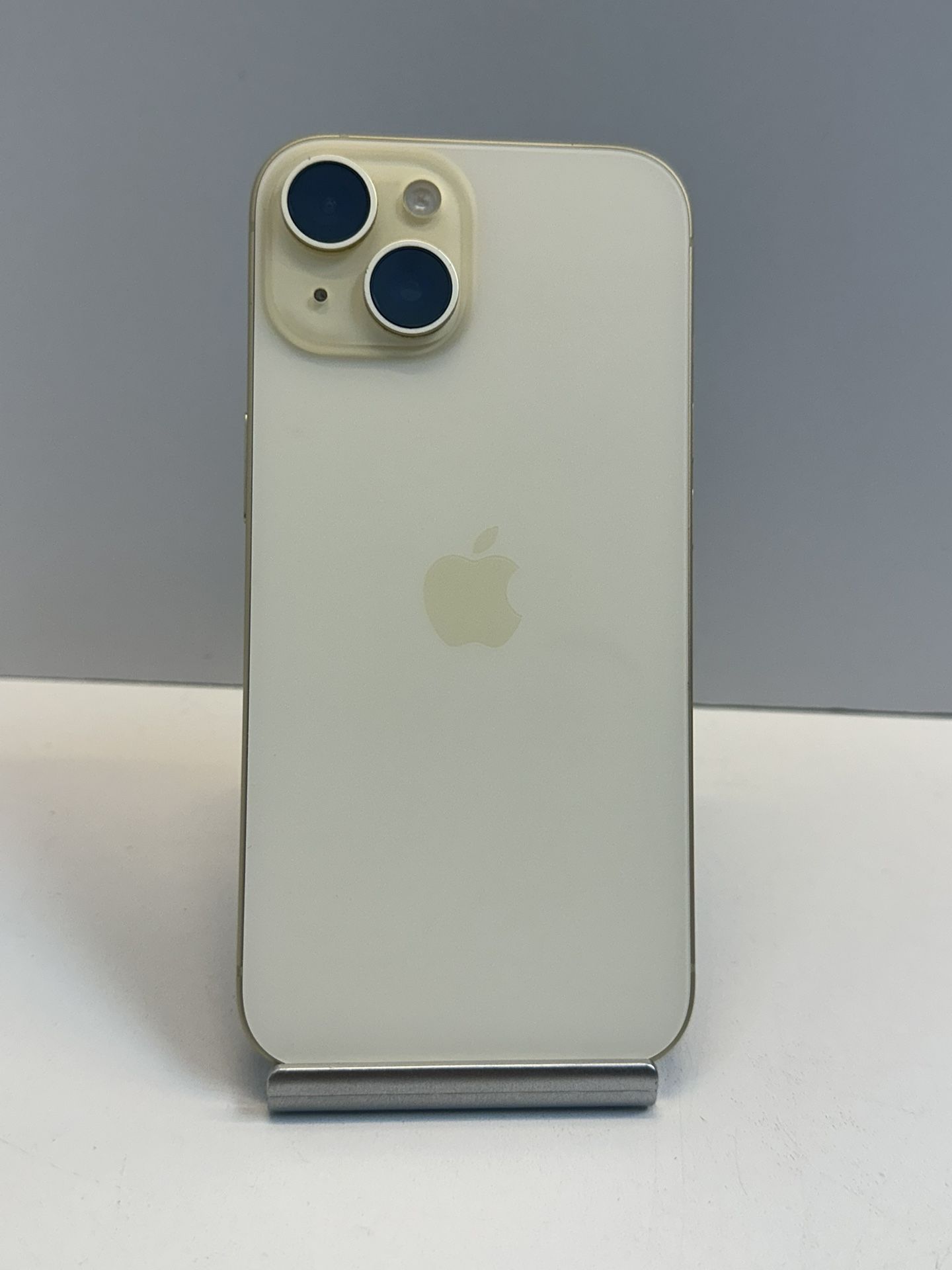 Apple iPhone 15 128gb. ( Fully Unlocked )