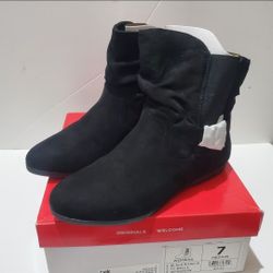 Women's Boots Size 7