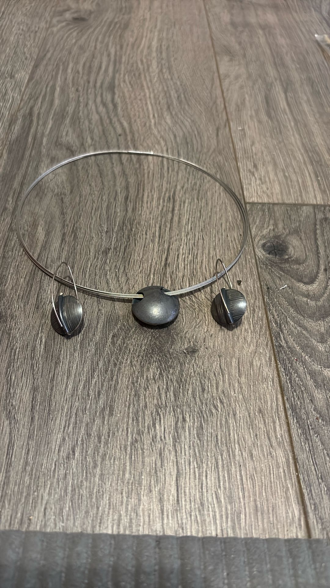 Earring and necklace set