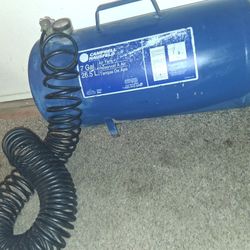 Campbell Hausfeld 7-gallon air tank 