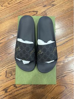 Gucci slides Size US 9 brand new!!