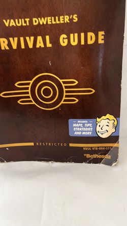 Fallout 4 Vault Dweller's Survival Guide : Prima Official Game Guide $20