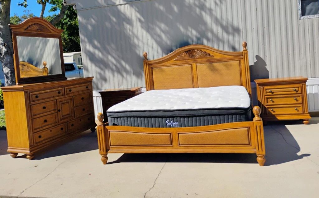 King Size Bedroom Set Solid Wood Furniture LOCAL DELIVERY AVAILABLE!