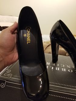 Authentic Chanel Black Patent Leather Classic Pumps Gold Logo on