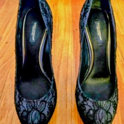 Dolce & Gabbana Black Lace Pumps/Size 39