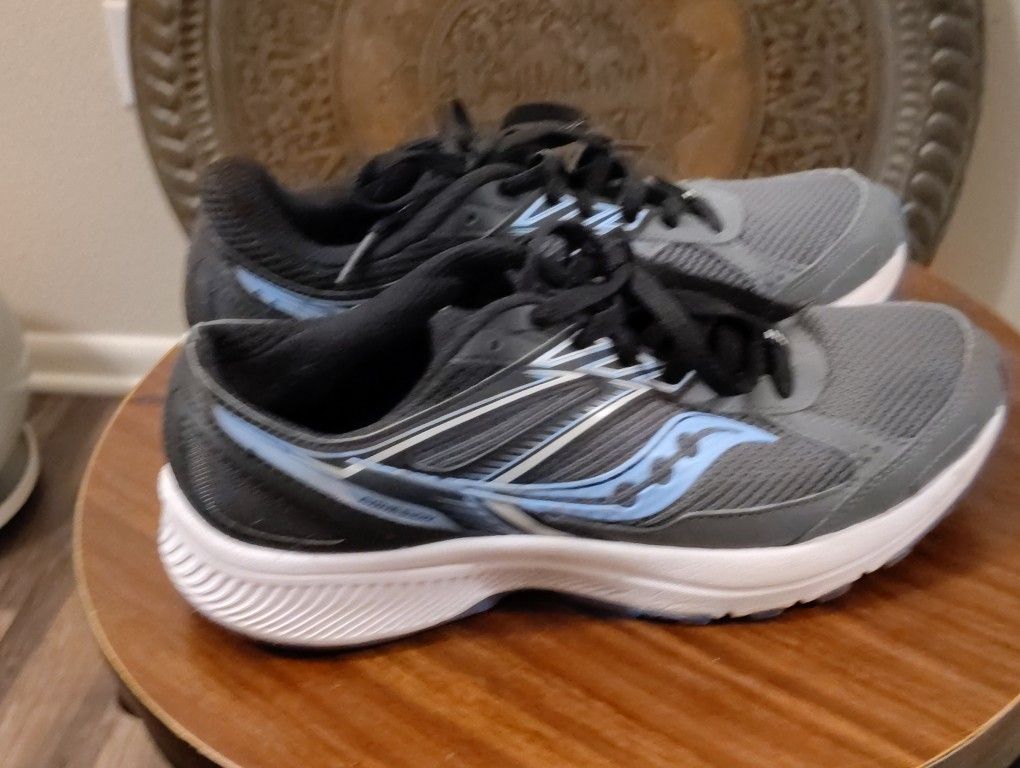 Saucony Cohesion 15 Running Shoe - Women's Size 8.5