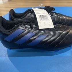 Adidas Cleats Soccer Shoes Size 2 Youth