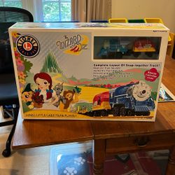 LIONEL WIZARD OF OZ COMPLETE TRAIN PLAY SET 7-11440