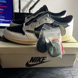 Jordan 1 Retro Low OG SP (SIZE M)