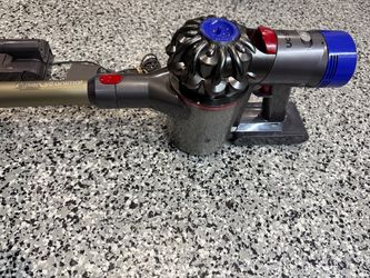 Dyson V8 Animal Cordless Vacuum + Charger & Wall Dock – Works Great