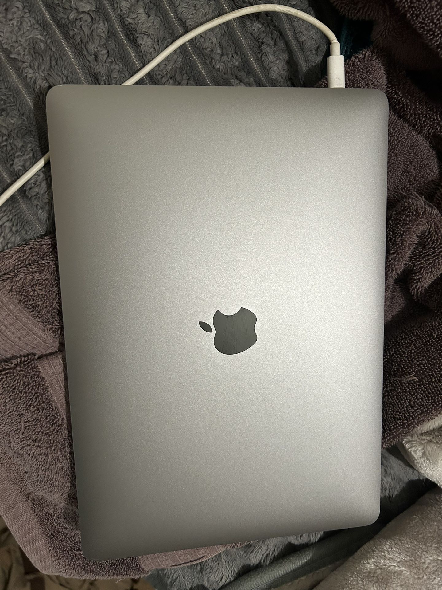 2019 macbrook pro 13 inch