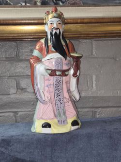 Chinese Porcelain Figurine Statue