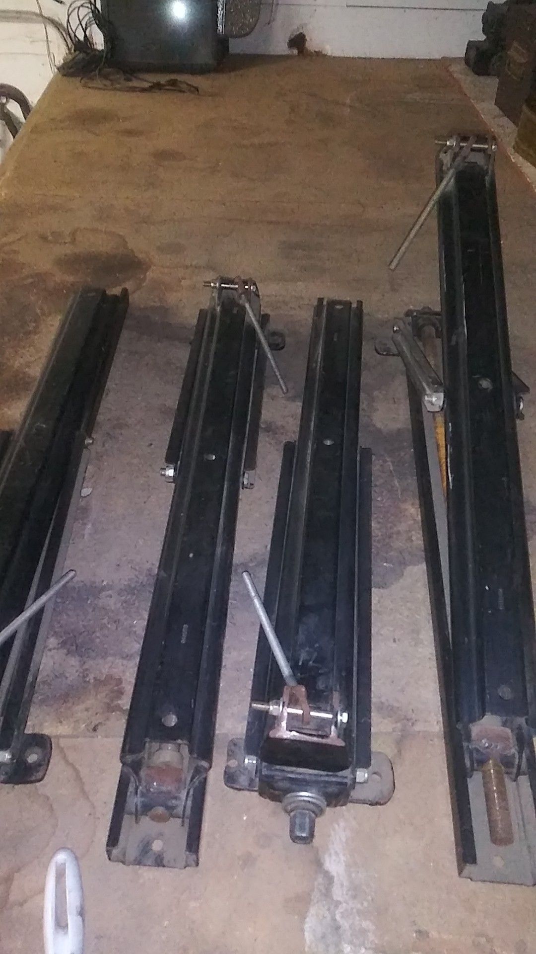 Tent and trailer Leveling jacks