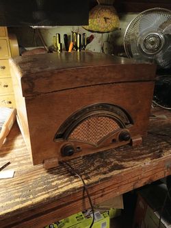 Antique Zenith radio record player combination