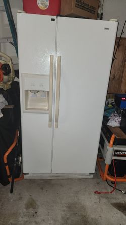 KENMORE COLDSPOT REFRIGERATOR IN PERFECT WORKING CONDITION. NO DELIVERY WILL NEED TO COME  PICK UP.