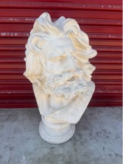 HEAD SCULPTURE