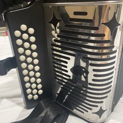 Hohner Panther accordion