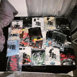 Emotion T-Shirts (S, M, L) + Jewelry 