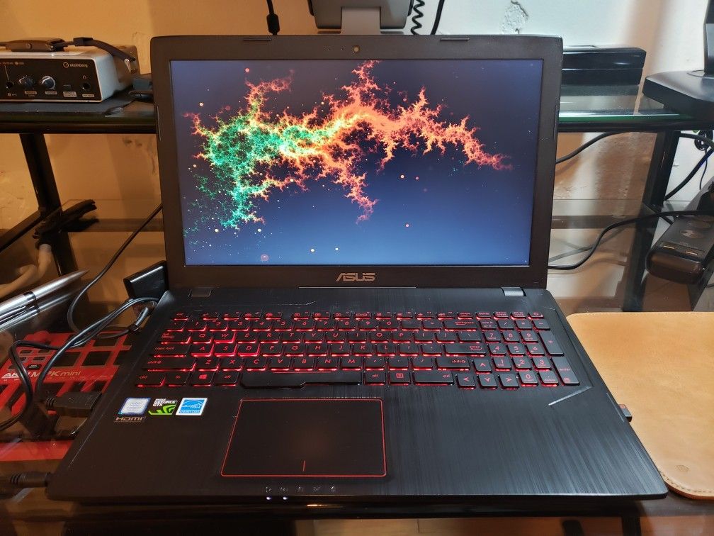 Asus gaming laptop i7 16 gigabytes Ram 1 terabyte memory