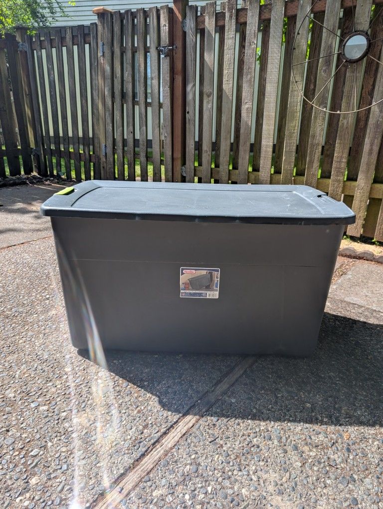 Sterilite 45 Gallon Tote With Wheels