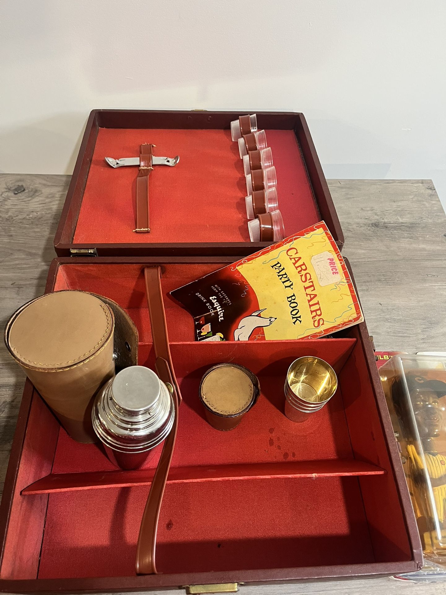 VINTAGE MID CENTURY HAND CRAFTED LEATHER DRINK KIT WITH CARSTAIRS PARTY BOOK 