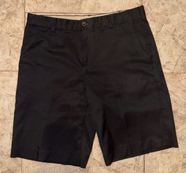 IZOD Men's Black Flat Front Chino Golf Shorts Size 33
