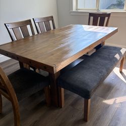 Just Reduced! Beautiful Wooden Table Seats 4 To 8