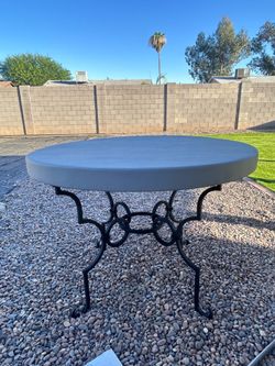 Solid round table