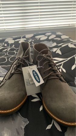 Men old navy boots 8
